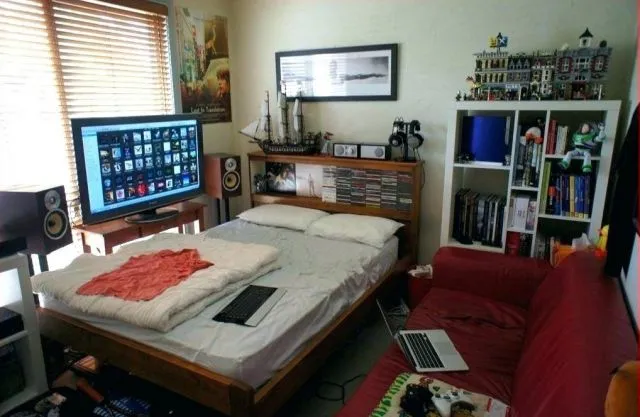 9 Inspirasi Kamar Gaming, Sensasinya Dapat, Keren & Nyaman 12