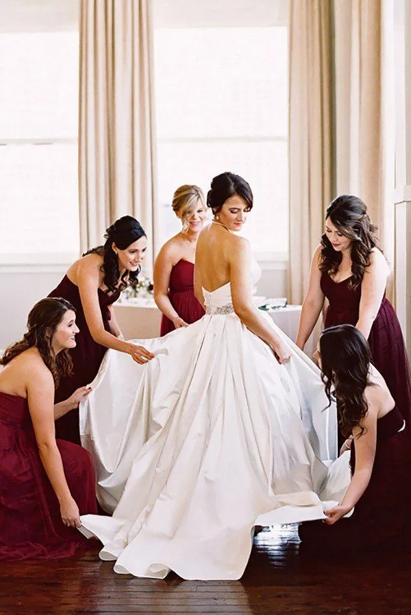 11+ Pose Pengantin Kekinian & Bridesmaid Paling Berkesan 22