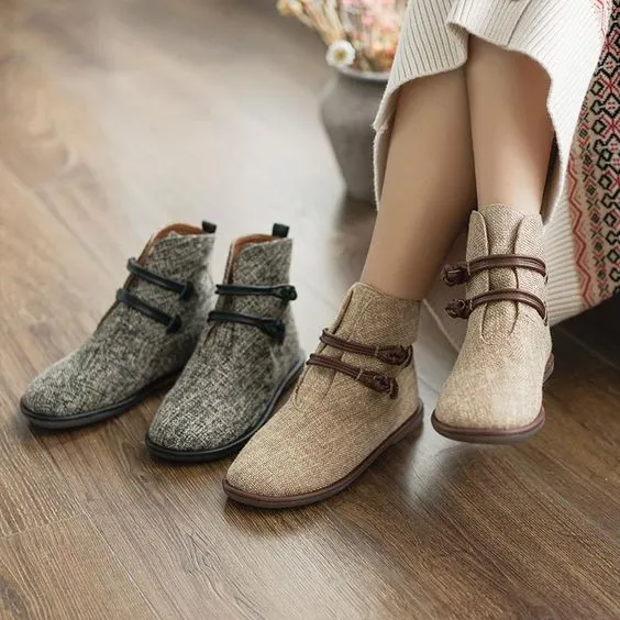 10 Model Boots Cewek yang Realistis Buat Dipakai Jalan atau Foto OOTD. Kece Semua! 15