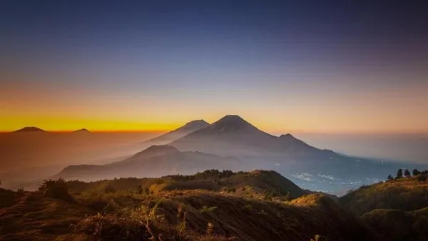 6 Destinasi Berburu Sunrise di Dieng yang Pemandangannya Paripurna. Pas Banget Mumpung Ada Embun Es! 10