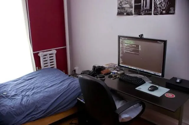 9 Inspirasi Kamar Gaming, Sensasinya Dapat, Keren & Nyaman 13