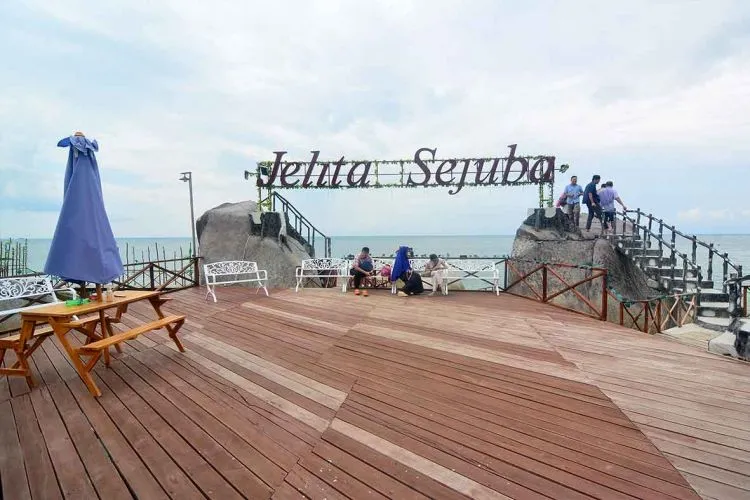 7 Destinasi Wisata yang Cantik di Pulau Natuna 14