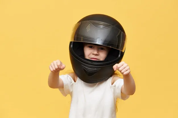 5 Perlengkapan Wajib Anak Saat Dibonceng Naik Motor. Aman, Nyaman dan No Drama! 6