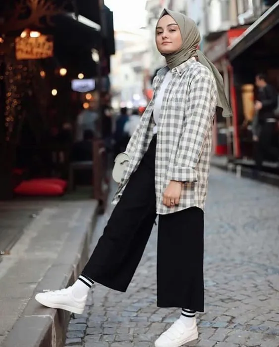 9 OOTD Kemeja Flanel Kotak-Kotak, Kece Buat Ngampus! 10