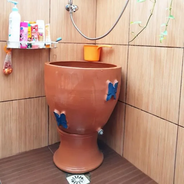 8 Desain Bak Mandi Minimalis yang Fungsional & Dekoratif 13