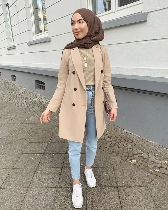 Selain Hitam, 9 Warna Blazer Ini Bisa Menyempurnakan Tampilan Formalmu. Cakep Buat Ngantor! 15