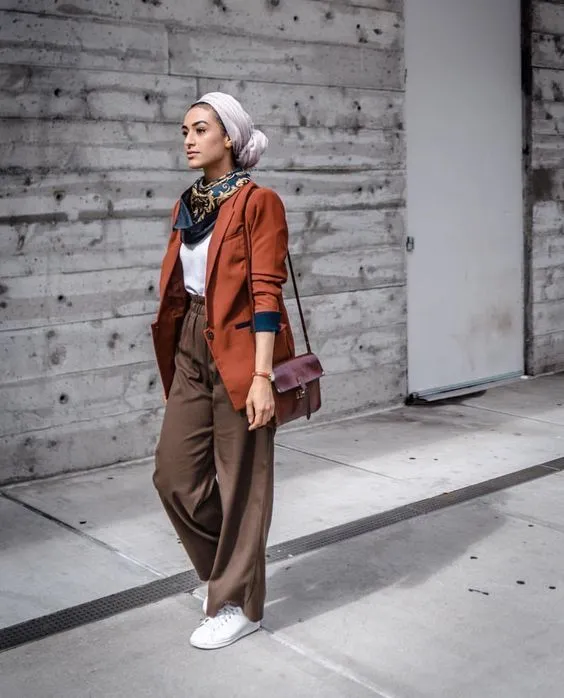 Selain Hitam, 9 Warna Blazer Ini Bisa Menyempurnakan Tampilan Formalmu. Cakep Buat Ngantor! 18
