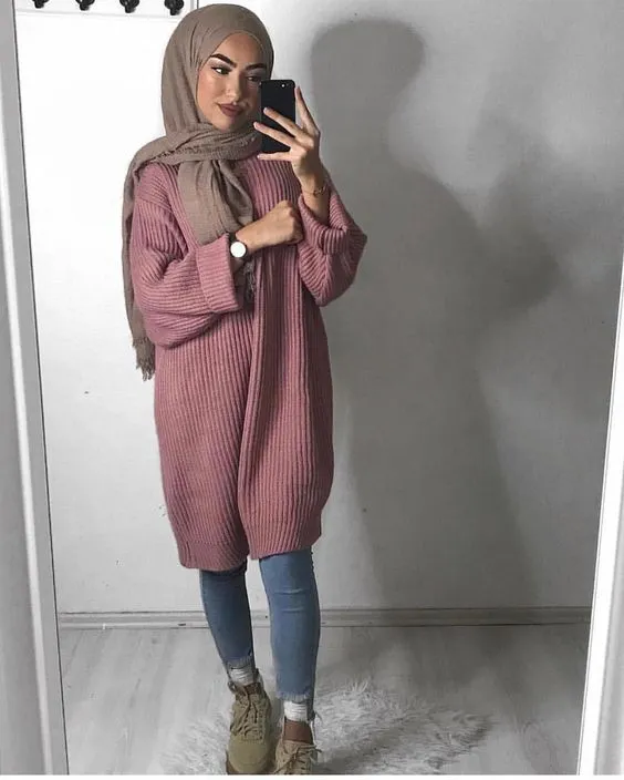 Cantik, Ini Cara Tampil Anggun dengan Tunik Berbahan Rajut. Sungguh Anti Mainstream! 14