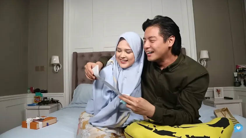 Hamil Tak Lama Setelah Menikah, Cut Meyriska Beri Kejutan Manis pada Roger Danuarta. Selamat!