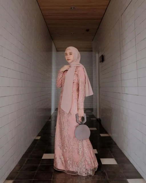 8 Model Desain Gamis Lebaran dari Aneka Bahan 18