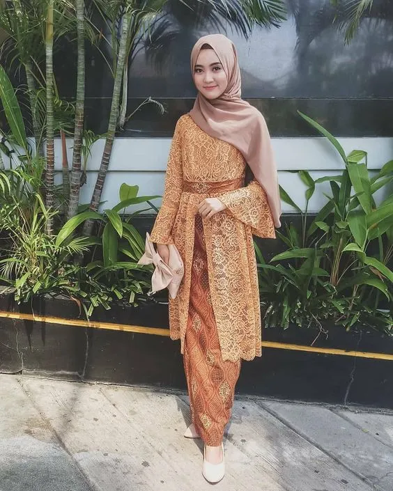10 Model Tunik Terbaru Aksen di Pinggang 14