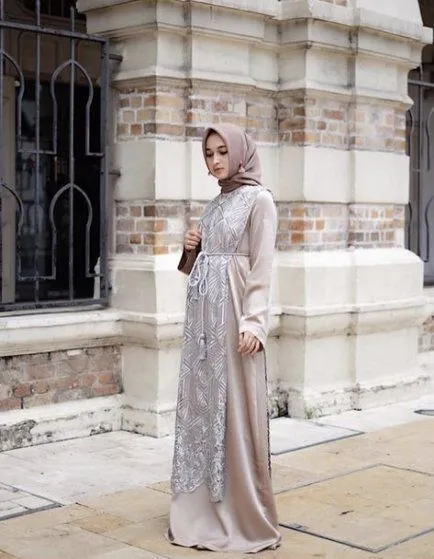 8 Model Desain Gamis Lebaran dari Aneka Bahan 15