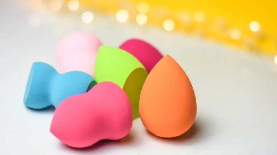 4 Alat Makeup Wajib untuk Pemula. Harus Ada di Tas 6