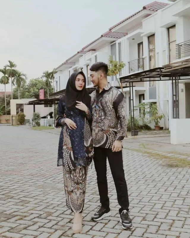 10 Model Tunik Terbaru Aksen di Pinggang 19
