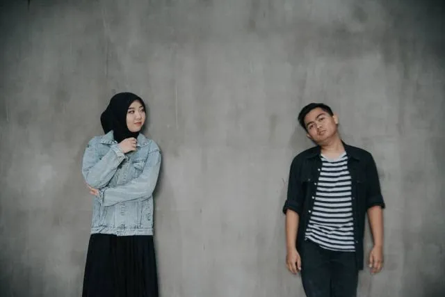 12 Ide Foto Prewedding Studio Tak Bersentuhan 18