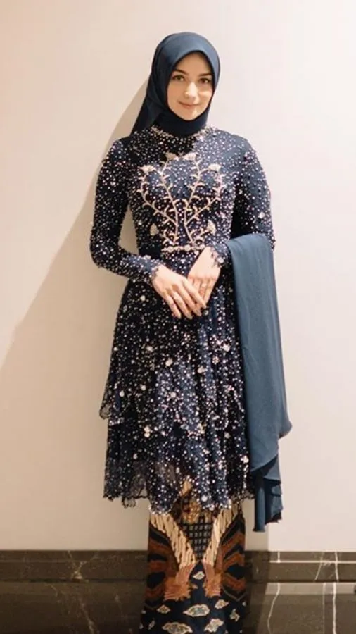 10 Model Tunik Terbaru Aksen di Pinggang 11