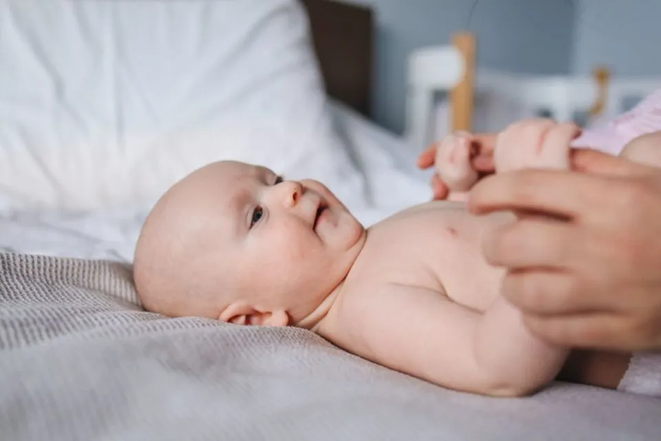 4 Alasan Bayi Selalu Menggenggam Saat Telapak Tangannya Dipegang. Bukan Hanya Tanda Sayang! 6