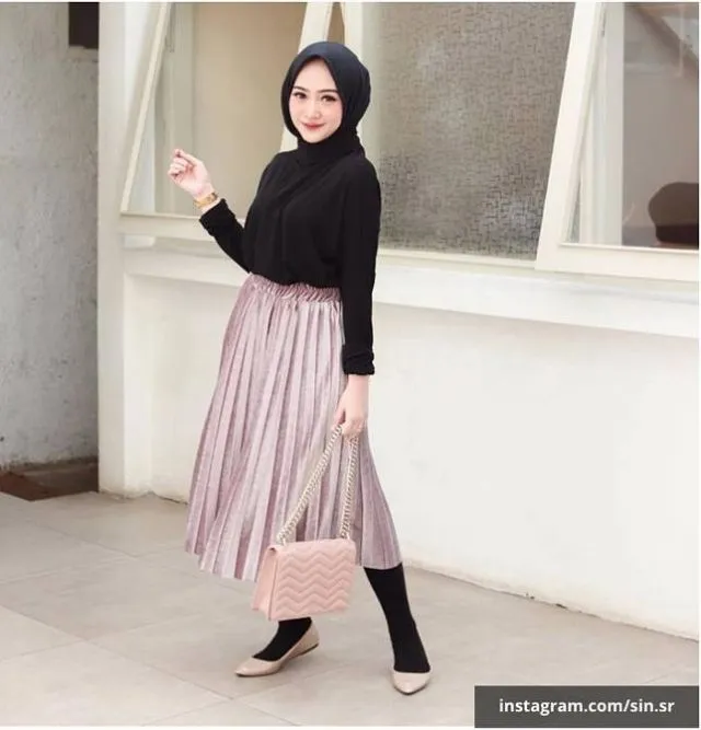 8 Cara Tampil Ceria dan Awet Muda dengan Rok Plisket Selutut. OOTD Andalan! 15