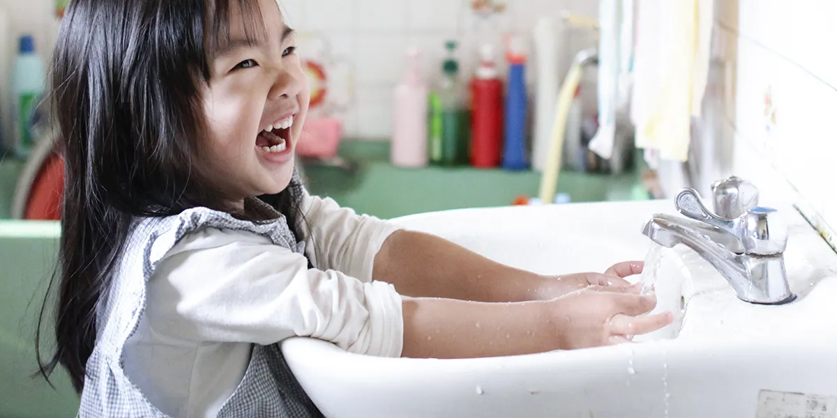 Tetap Tenang, 5 Hal ini Bisa Mama Lakukan untuk Jauhkan si Kecil dari Ancaman Virus. Stay Safe!