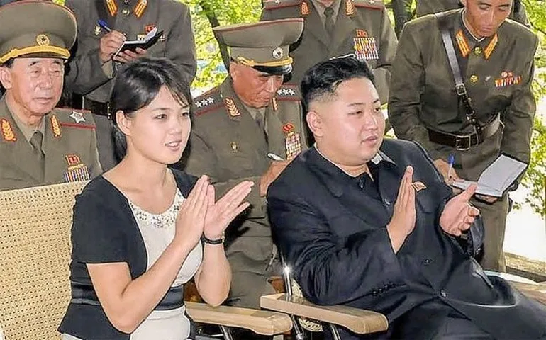 5 Potret Gaya Istri Kim Jong Un dari Dulu Hingga Kini. Salut Sama Karakternya yang Elegan! 6