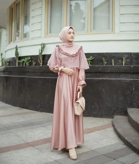Koleksi Kebaya Dress dari 9 Butik Lokal yang Harus Kamu Punya. Desainnya Anggun Luar Biasa! 16