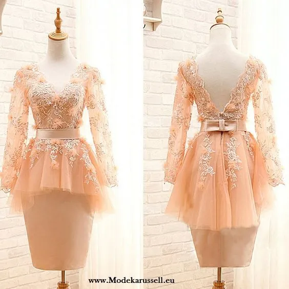 8 Potret Kebaya Langsung di Manekin; Panduan Kalau Mau Beli di Toko Biar Nggak Kaget! 15