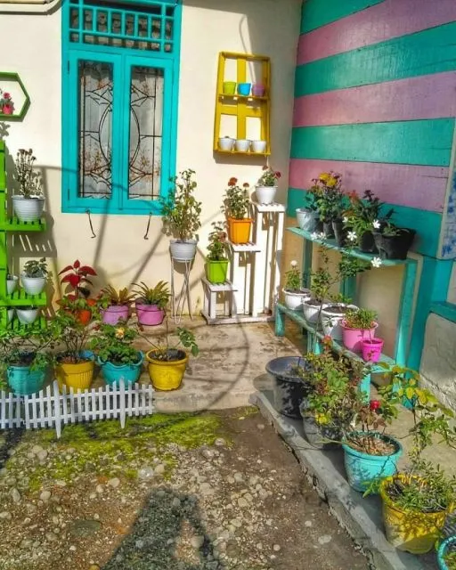 10 Desain Taman Minimalis di Teras Rumah yang Sempit 14