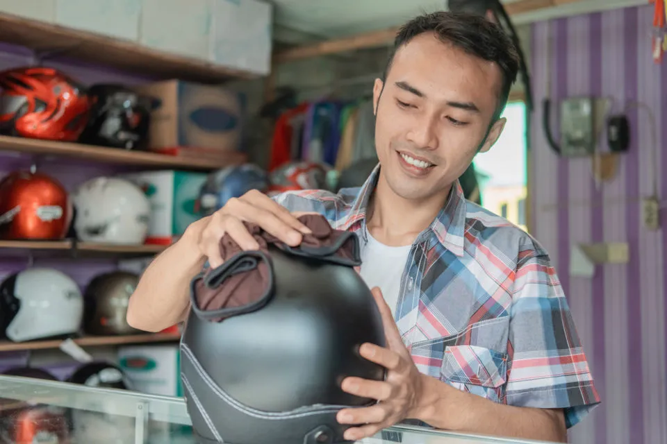Cuci Helm Sendiri dengan 5 Cara ini. Lebih Irit, Bau Apek pun Hilang 5