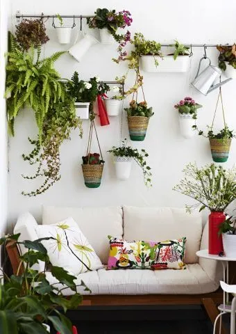 10 Desain Taman Minimalis di Teras Rumah yang Sempit 11