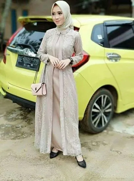 Koleksi Kebaya Dress dari 9 Butik Lokal yang Harus Kamu Punya. Desainnya Anggun Luar Biasa! 14