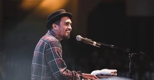 Mulai dari Jatuh Cinta Hingga Sakit Hati, 5 Lagu Bung Glenn Ini Memang Selalu Setia Menemani