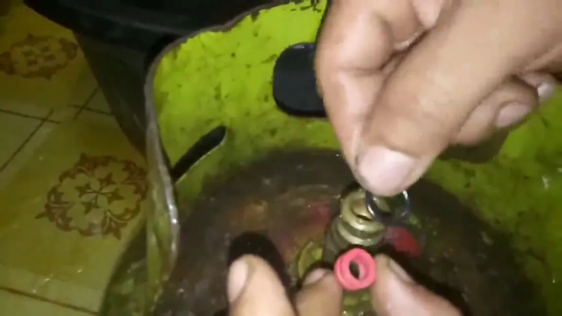5 Cara Mengatasi Gas LPG yang Mendesis atau Bocor 8