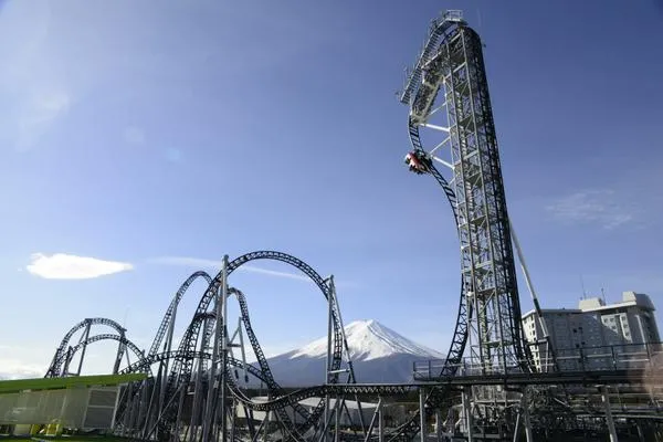 New Normal, Pengunjung yang Naik Rollercoaster di Jepang Nggak Boleh Teriak-teriak. Susah Juga ya! 3