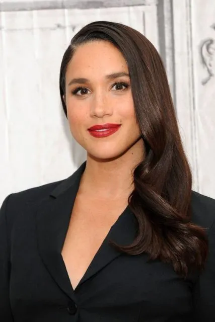 Bukan Menor, Ini Fakta Soal Lipstik Merah yang Sebenarnya Sangat Anggun dan Elegan 4