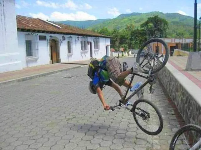 11 Kreativitas Orang yang Ujung-Ujungnya Nyusahin Diri Sendiri. Mau Main Sepeda Aja Ribet, Ampun :( 20