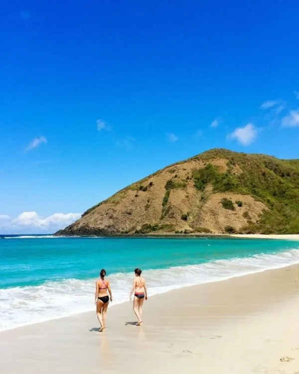 Rekomendasi 7 Pantai Indah di Lombok yang Menunggumu Datang. Kangen Nyebur Nggak Sih? 13