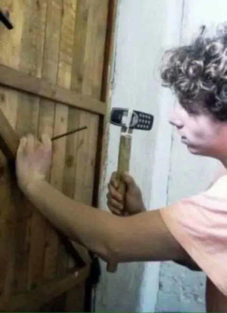 Begini Jadinya Jika Renovasi Rumah Dilakukan oleh Orang yang Lagi Banyak Masalah. Ambyar Semuanya! 17