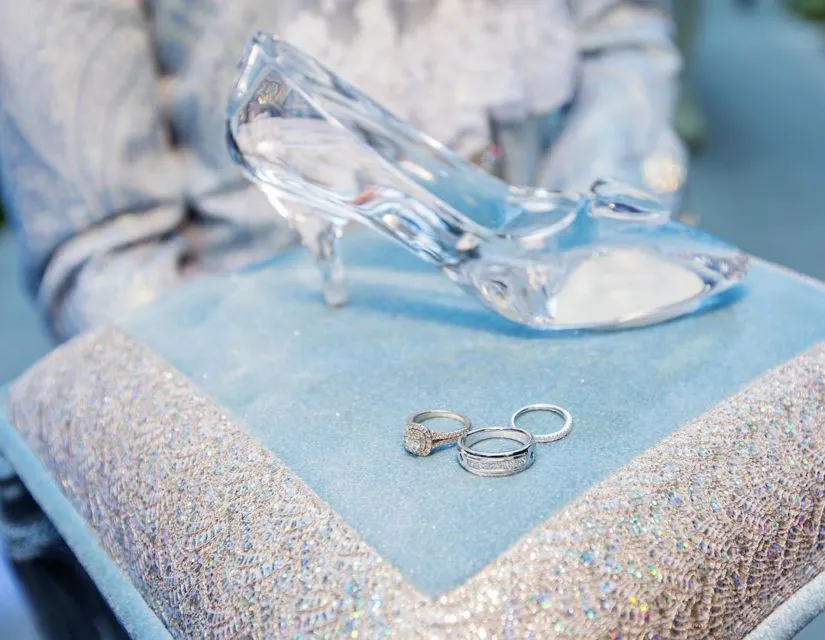11 Detail Ide Pernikahan ala Disney yang Romantis. Elegan dan Jauh dari Kesan Kekanak-kanakan~ 14