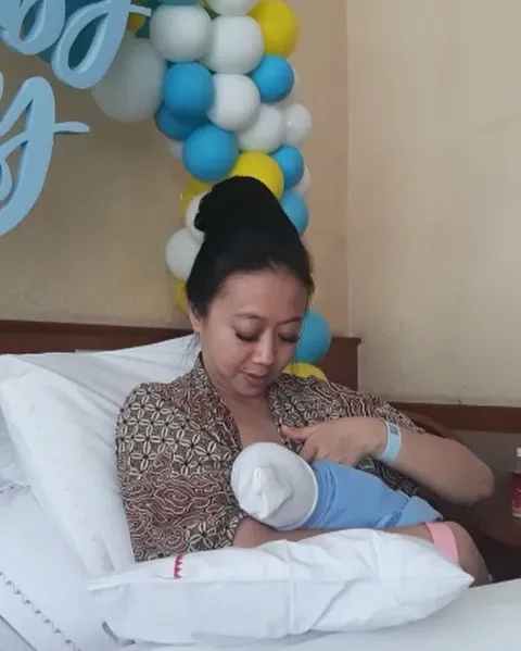 6 Kisah Perjuangan Artis Tanah Air Saat Melahirkan Sang Buah Hati. Dramatis dan Berliku-liku! 8
