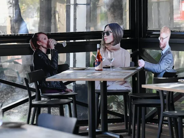 7 Cara Cerdas Restoran Memberlakukan Social Distancing Pasca Pandemi. Unik dan Kreatif ya! 10