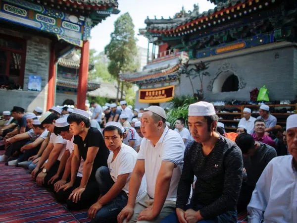 10 Potret Kemeriahan Idulfitri dari Berbagai Negara di Masa Sebelum Pandemi. Bikin Kangen Kumpul Keluarga! 17