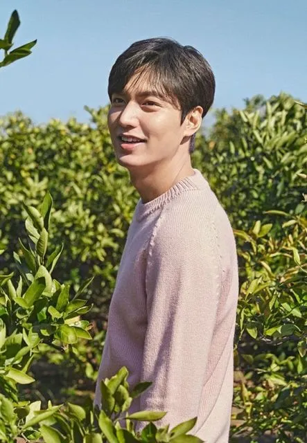 9 Aktor Korea yang Gayanya Sederhana di Keseharian. Yang Macho Sampai Imut, Ada! 11