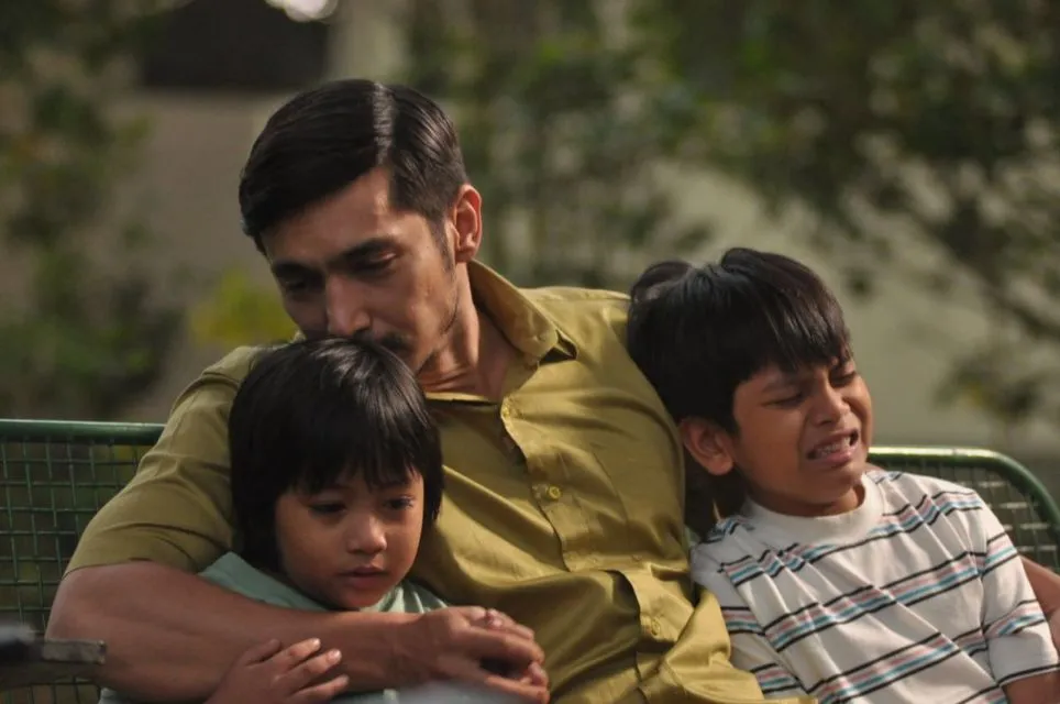 6 Film yang Bisa Kamu Tonton Bareng Keluarga Selama Lebaran di Rumah aja. Penuh Pesan Positif! 8