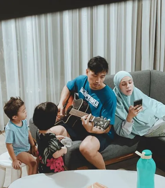 Curhat Nycta Gina Nikah di Usia 30 Tahun. 'Kesiangan' tapi Justru Terhindar dari Berbagai Penyesalan~ 7