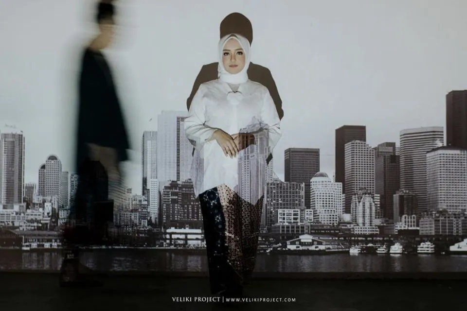 10 Ide Pre-wedding di Rumah dengan Konsep Proyeksi. Hasil Artistik Mirip Foto di Instalasi Seni! 17