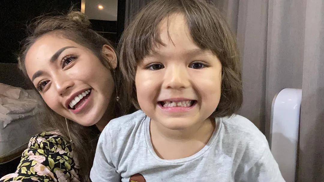 8 Artis Berstatus Single Mom. Ketangguhan Mereka Membesarkan Anak Seorang Diri Bisa Jadi Inspirasi 10