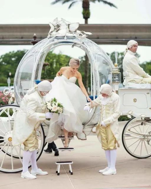 11 Detail Ide Pernikahan ala Disney yang Romantis. Elegan dan Jauh dari Kesan Kekanak-kanakan~ 12