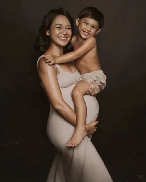 10 Ide Maternity Photoshoot ala Andien Aisyah. Di Rumah Aja Tapi Hasil Fotonya Sekece di Studio! 18
