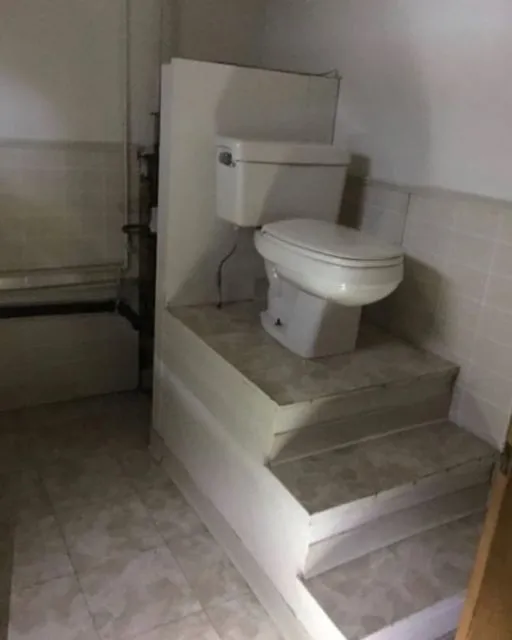 Begini Jadinya Jika Renovasi Rumah Dilakukan oleh Orang yang Lagi Banyak Masalah. Ambyar Semuanya! 13
