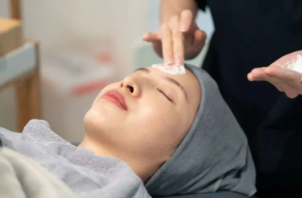5 Cara Menghilangkan Bekas Jerawat Merah & Menghitam 8